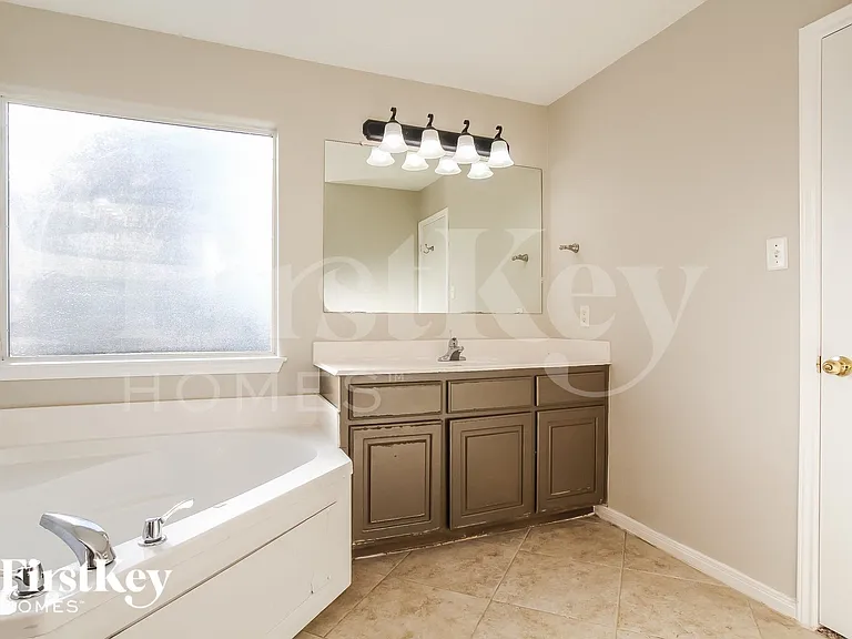16204 N View Ct — Photo 10