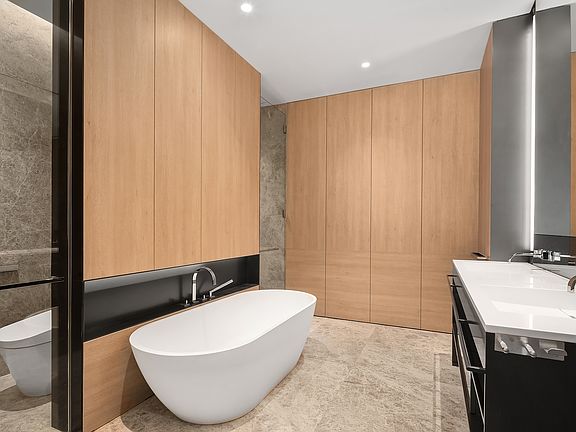 5th image of 522 W 29th St Floor 2D