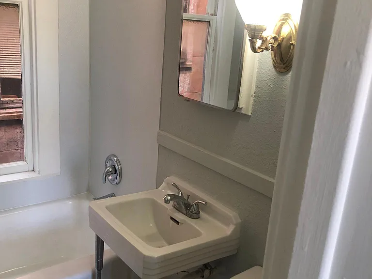 605 Bryan Ave #R3 — Photo 9