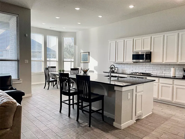 4334 Hemlock Grove Ln — Photo 20