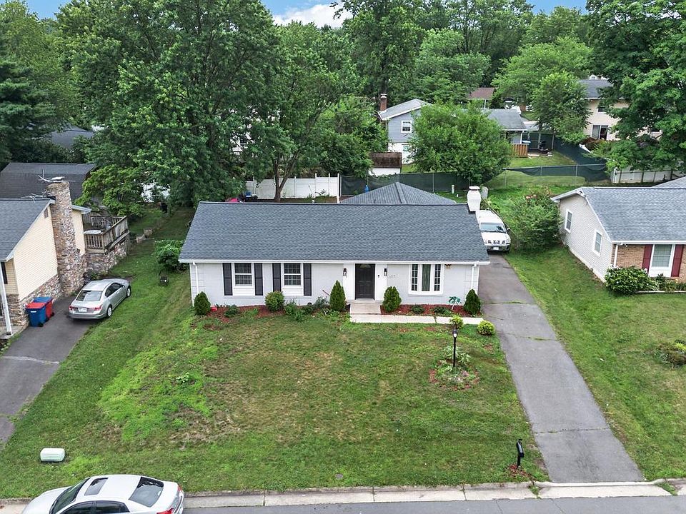 1st image of 1314 E Holly Ave