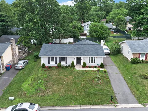 1314 E Holly Ave, Sterling, VA 20164