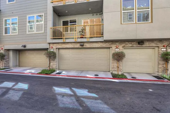 2418 Stearman Ln #4 — Photo 2