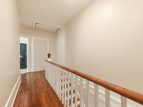 3rd image of 2303B N Abercorn St #B