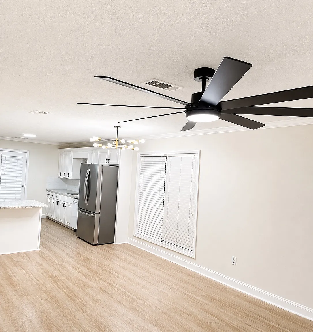 3 bed, 1300 sqft, $1,995 — Photo 3