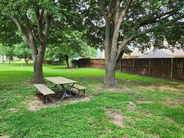 6922 Gentle Breeze Dr — Photo 33