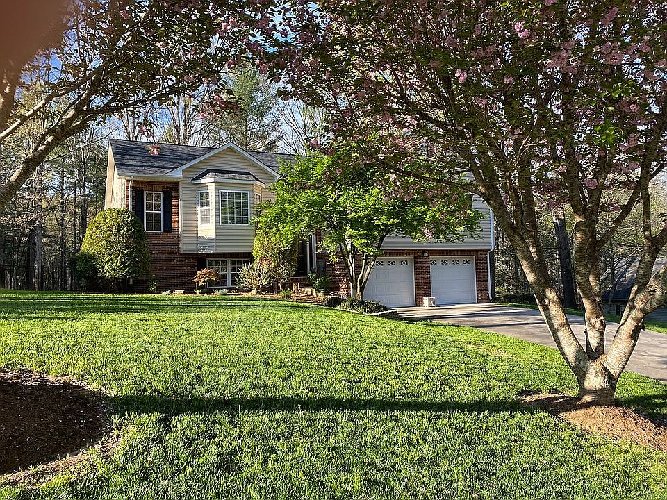1st image of 333 Clearwater Dr