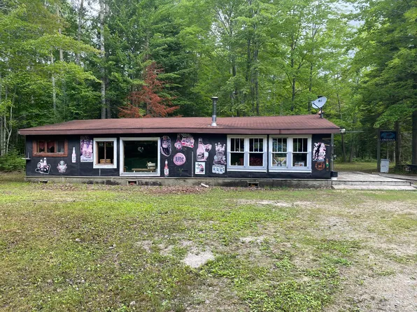 3492 Quarry Rd, Rogers City, MI 49779