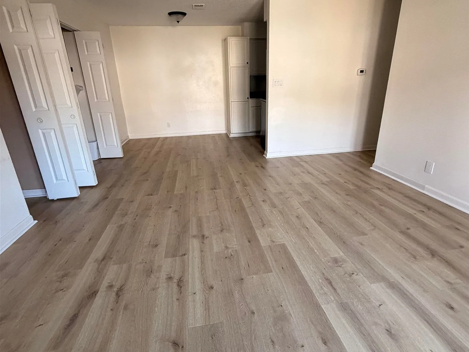 3 bed, $1,350 — Photo 2