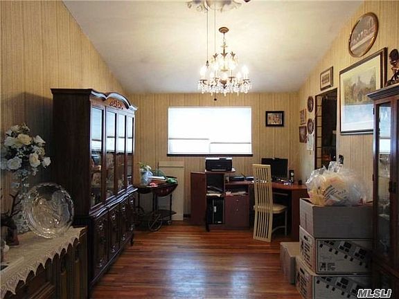 3rd image of 42 Arpage Dr E