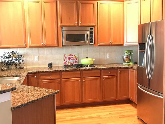 Kitchen with SS appliances, granite counter tops, gas cook-t