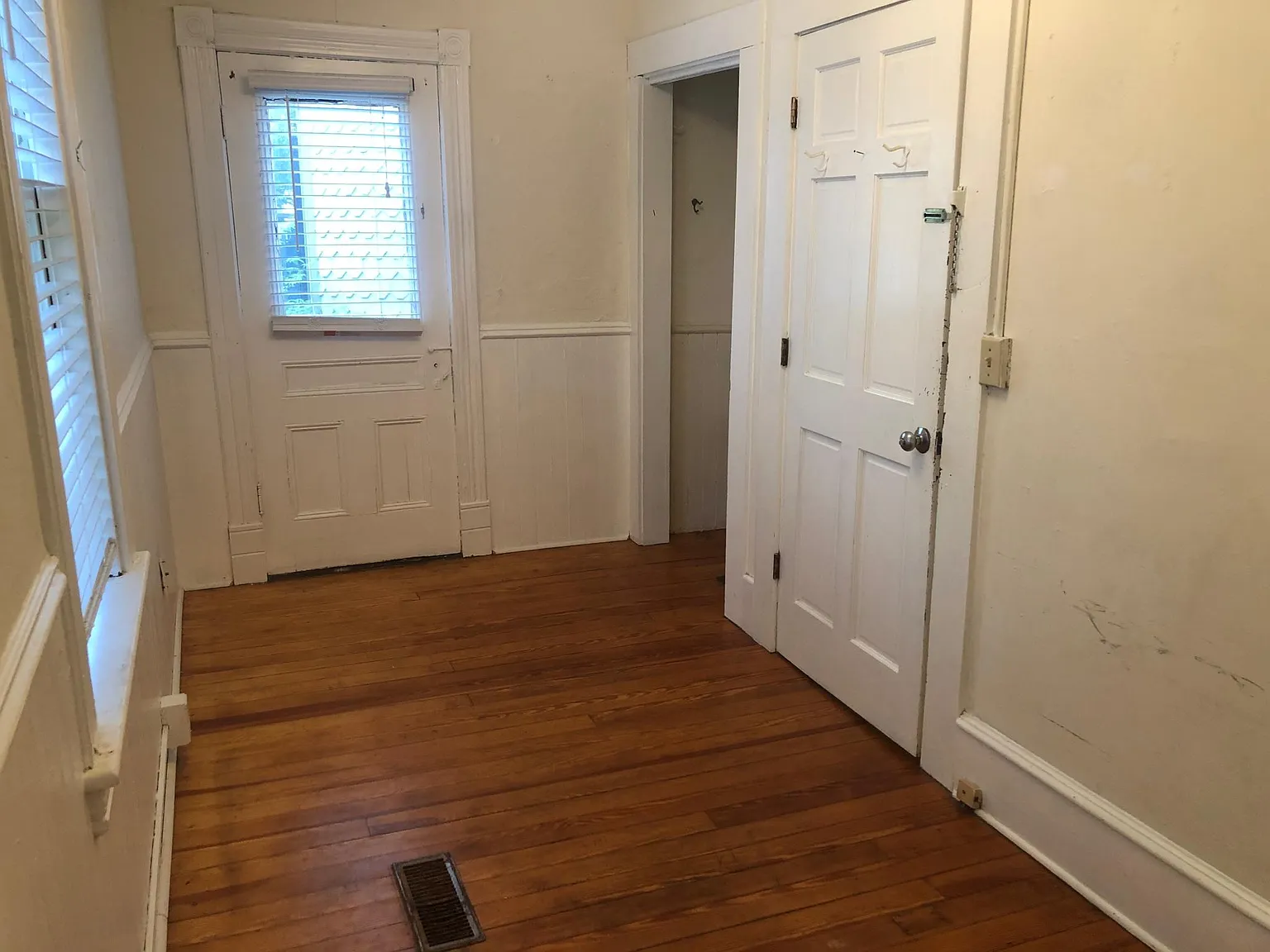 4 bed, 1800 sqft, $4,400 — Photo 4