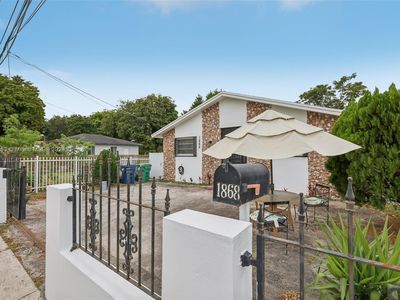 1868 NW 71st St, Miami, FL, 33147