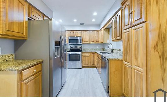 2nd image of 2970 Morris Dr
