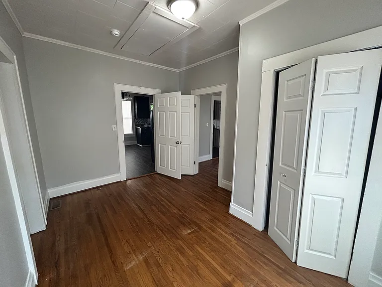 73 Douglas Ave NW — Photo 25