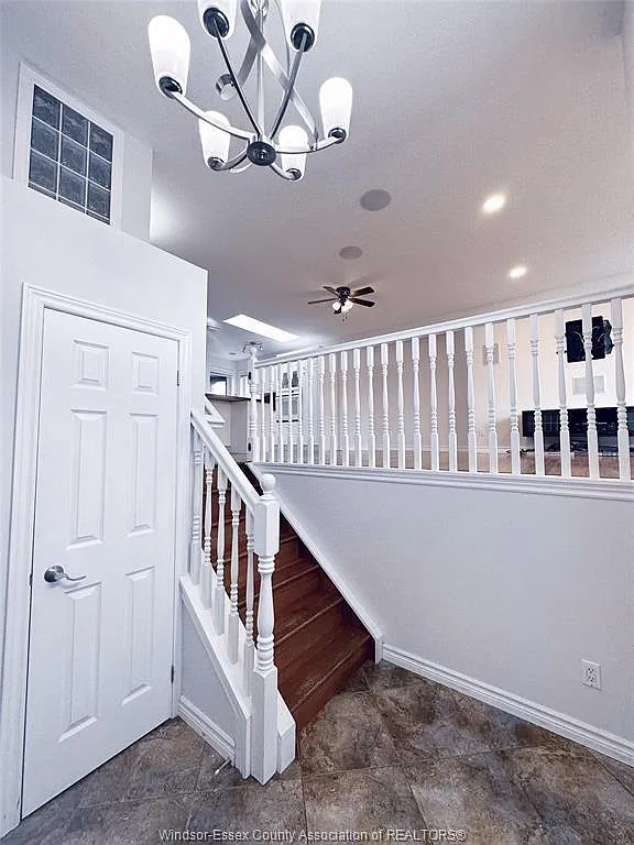 5 bed, $3,195 — Photo 2