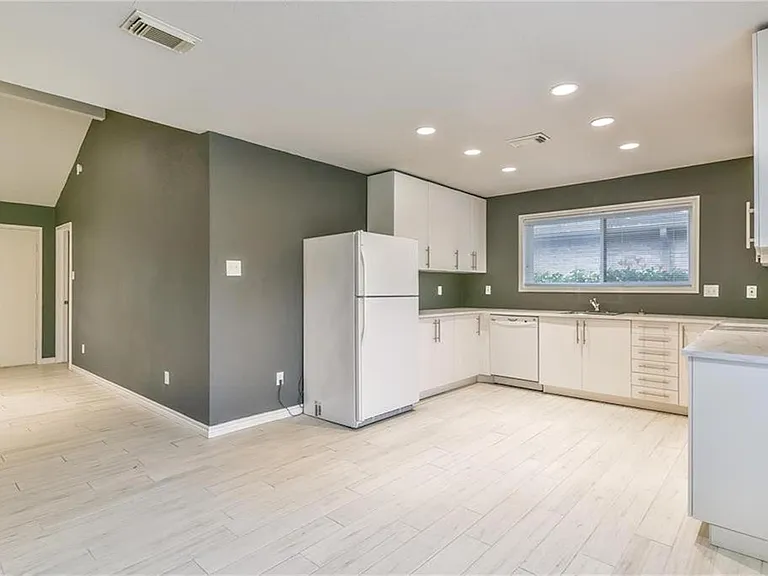 10427 Eagle Glen Dr — Photo 6