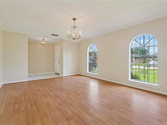 3rd image of 3816 Lemon St