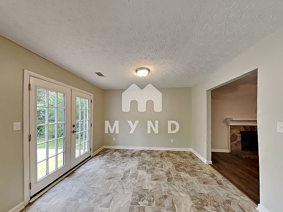 4th image of 4596 Garden Hills Dr