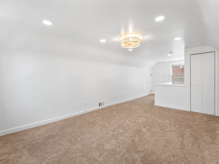 2604 Venice St — Photo 17