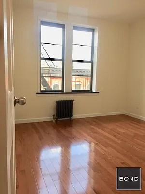 Rented by Bond New York | media 5