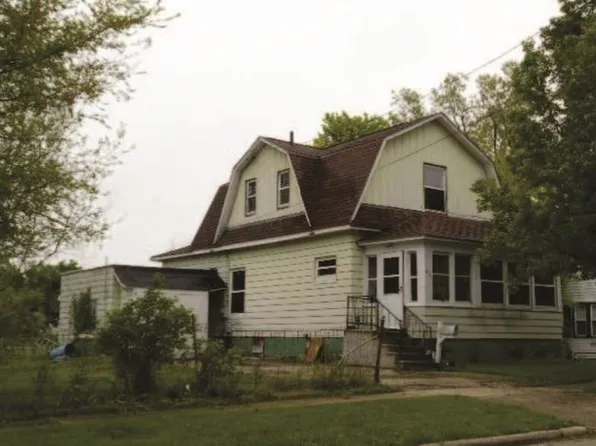 824 S Saginaw St, Owosso, MI 48867