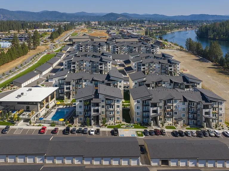 Rivers Edge Apartments — Photo 51