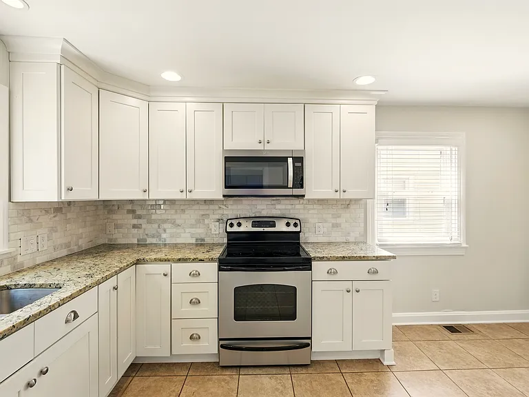 421 Marquette Dr — Photo 6