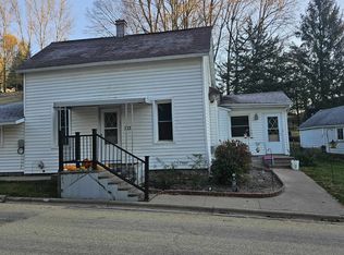 103 Cross St, Potosi, WI 53820