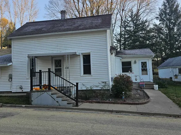 103 Cross St, Potosi, WI 53820