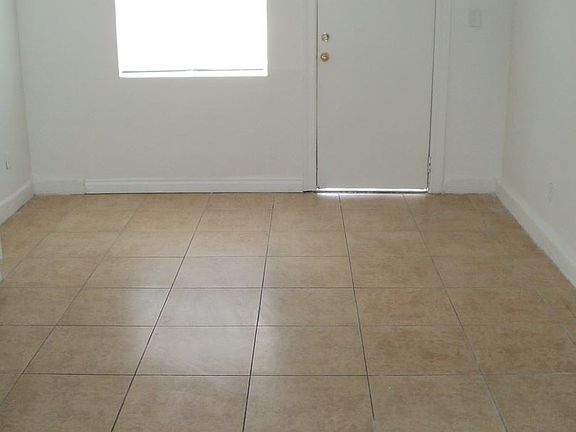 2nd image of 1409 Autumn Glen Cir