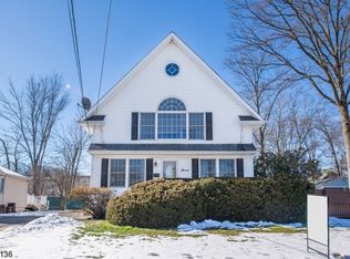 7 Nokomis Ave, Lake Hiawatha, NJ 07034