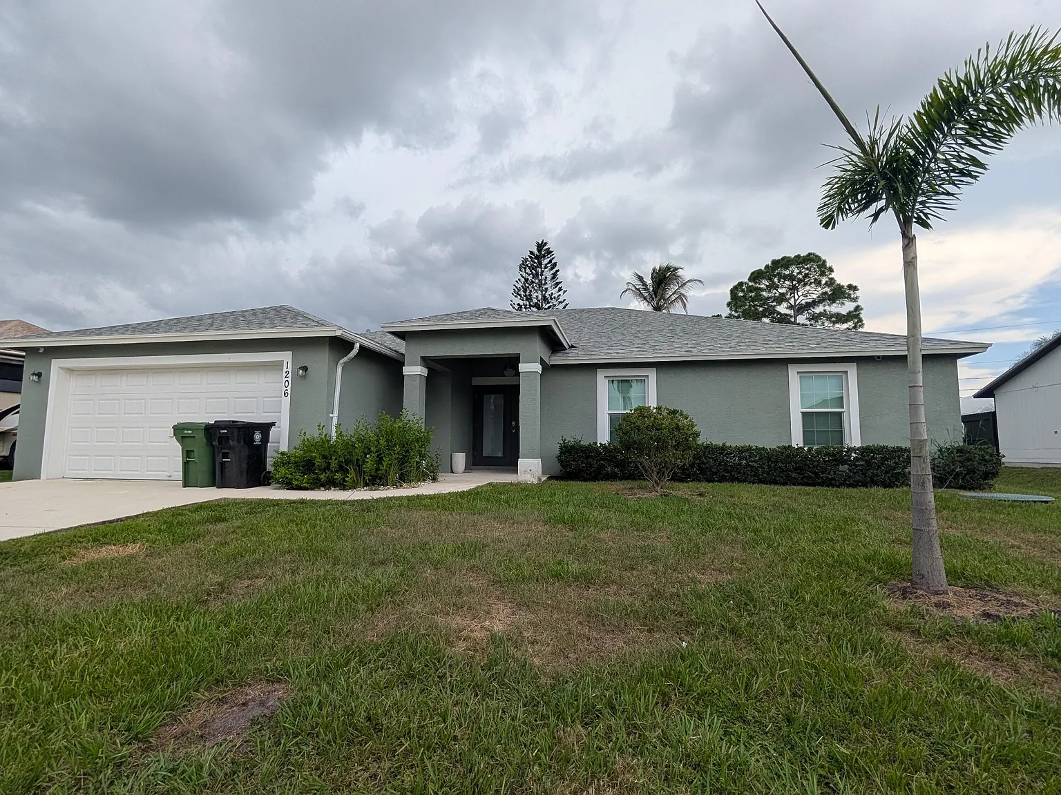 4 bed, 2.0 bath, 2050 sqft, $2,950 — Photo 1