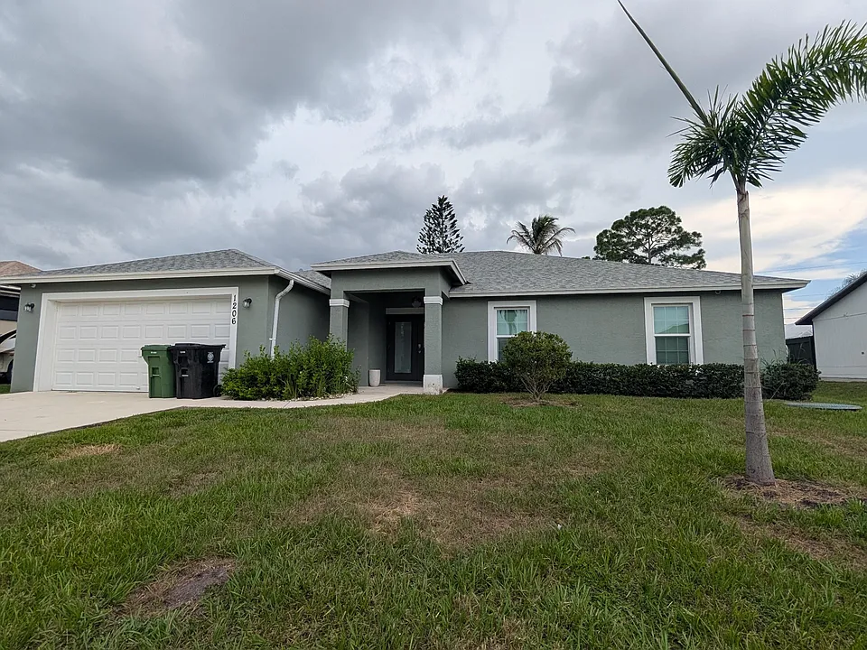 1206 SW Asturia Ave
