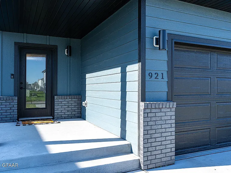 921 David Dr — Photo 22