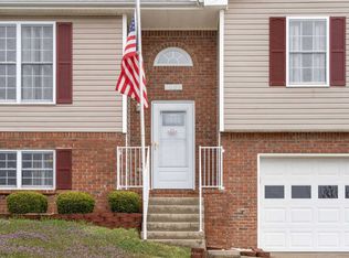 1009 Persimmon Ct, Clarksville, TN 37040