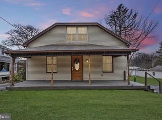 1097 Barnesville Dr, Tamaqua, PA 18214