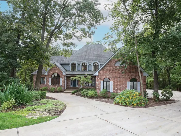 9816 Eagle Crest Ct, Saint Louis, MO 63127