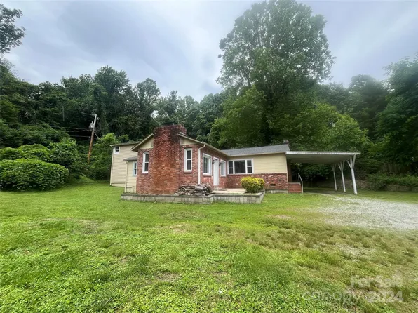 502 Lyndhurst Dr, Hendersonville, NC 28791