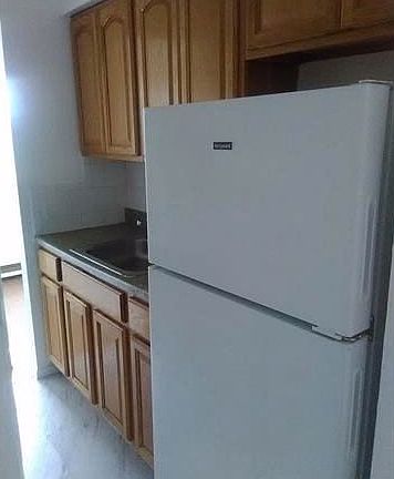 3rd image of 88 William St APT 3E