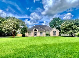6005 Lakeside Dr, Liberty, TX 77575