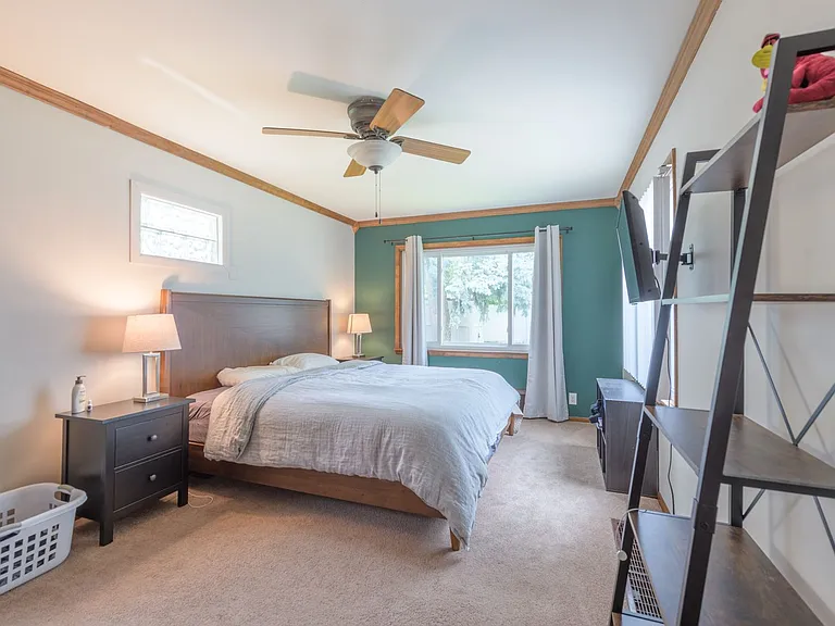 3243 Fillmore St NE — Photo 9