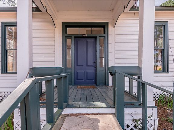 3rd image of 1002 Old Madisonville Rd