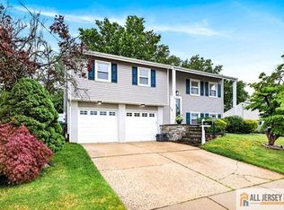16 10th Ave, Monroe Township, NJ 08831