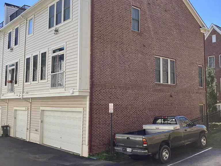 3439 Kemper Rd — Photo 39
