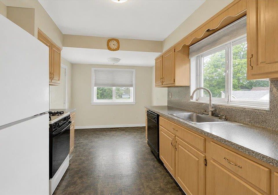 9 Howard Avenue, White Plains, NY 10606 | Zillow
