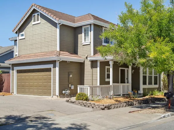 1463 Woodside Cir, Petaluma, CA 94954