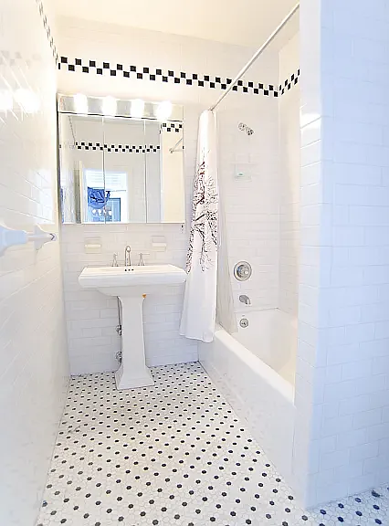 113 E 31st St #5A — Photo 4