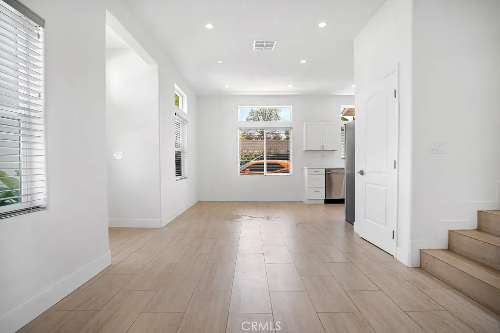 2 bed, 2.5 bath, 1200 sqft, $2,850 — Photo 3