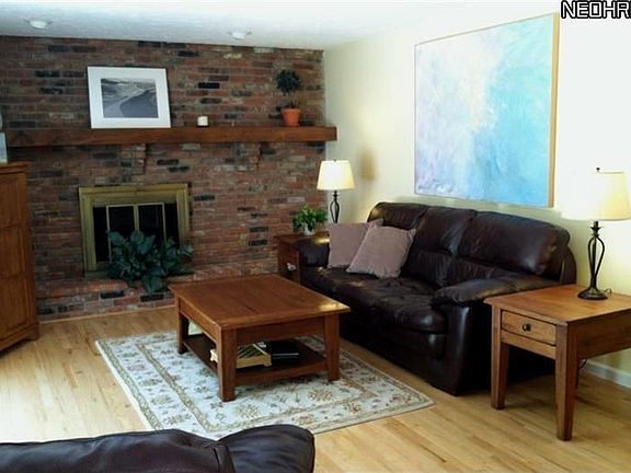 3rd image of 29 Daisy Ln